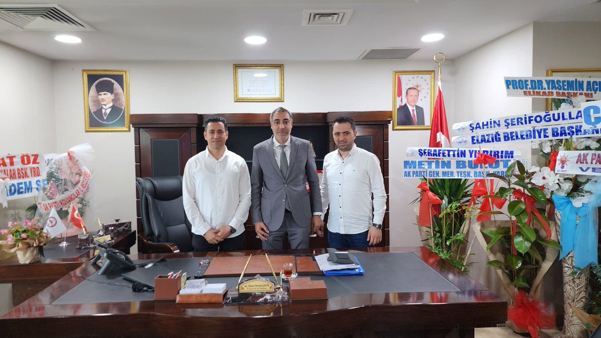 Elazığ İl Genel Meclisi Başkanlığı görevine seçilen değerli dostum Av. Sayın Ömer Faruk Çelik’i ziyaret ettim. Görevini layıkıyla ifa edeceği inancımla, başarı ve kolaylık temennisinde bulundum.@AOmerfarukcelik