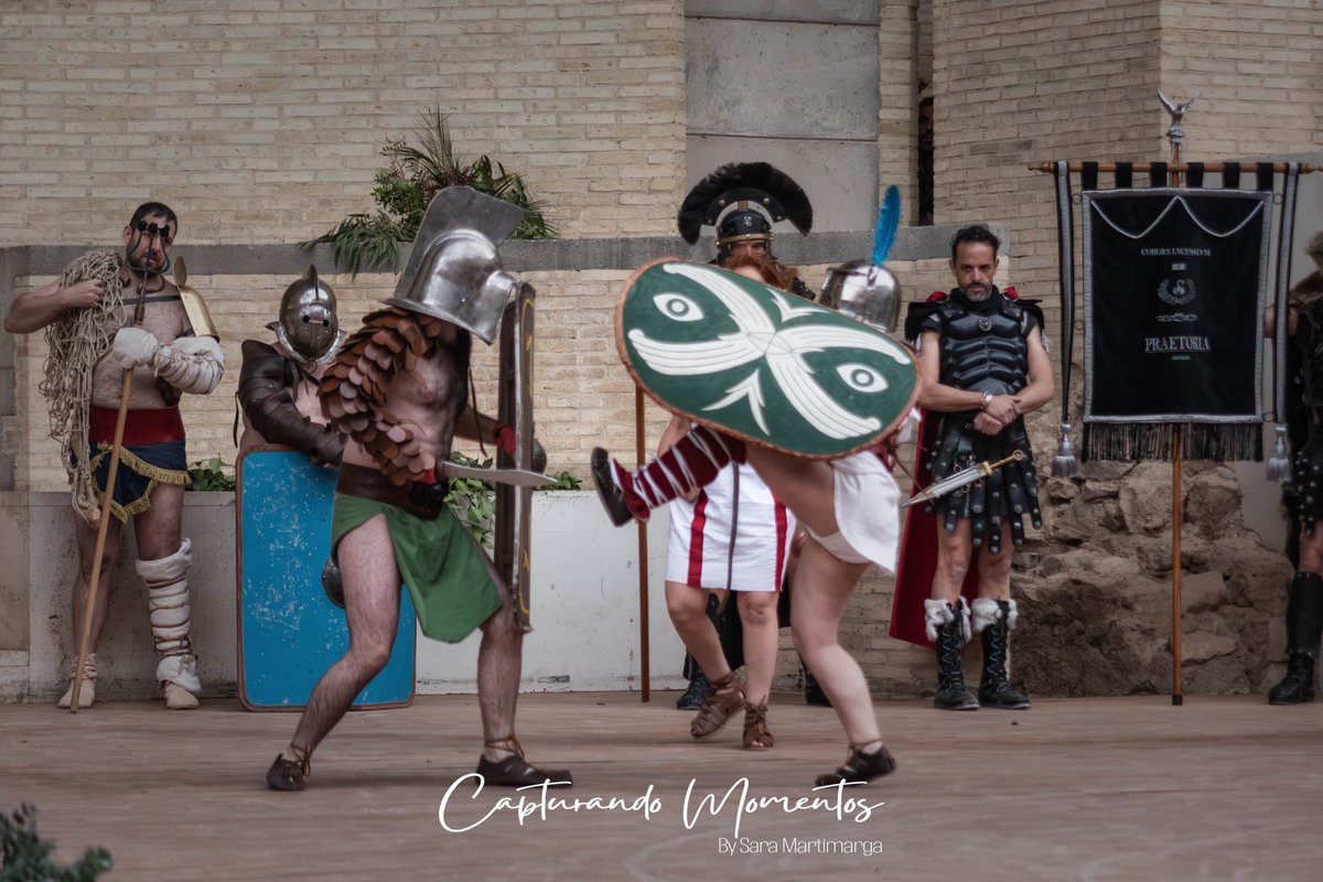 Alexea nos acaba de pasar estas fotos del combate que tuve con Alejandro en el teatro de Sagunto. Menuda ABSOLUTA LOCURA de fotografías, estoy flipando