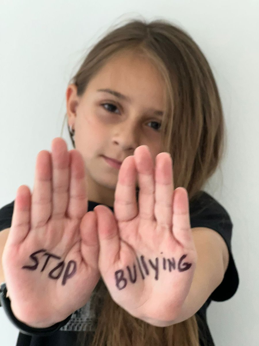 Atajar y prevenir el #bullying ✋🏻🚫

1️⃣ de cada 4️⃣ niños lo sufre y se producen 200.000 suicidios al año en el mundo, según #OMS.
Abrimos debate con <a href="/RuthdelSalto/">Ruth Del Salto Díaz</a>.