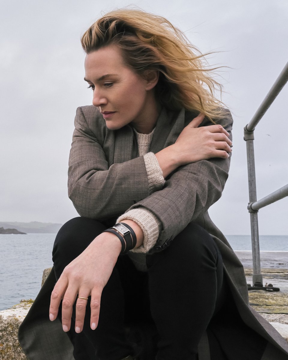 «Time to be outside. Time. Together. »

What sights and sounds bring you the most joy?

#EleganceisanAttitude #KateWinslet #MiniDolceVita #LonginesDolceVita