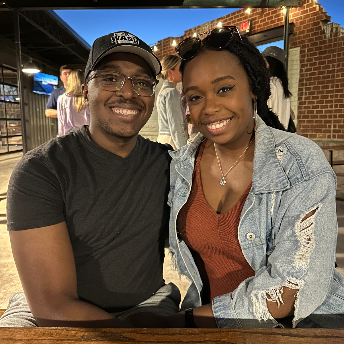 As we enter Commencement season let's meet some of our MD program graduates! Rosalind Byrd & Ryon Arrington participated in couples match; both matching at Emory 💙💛 - Ryon in thoracic surgery & Rosalind in internal medicine. Read their grad story ➡️ brnw.ch/21wJoMP