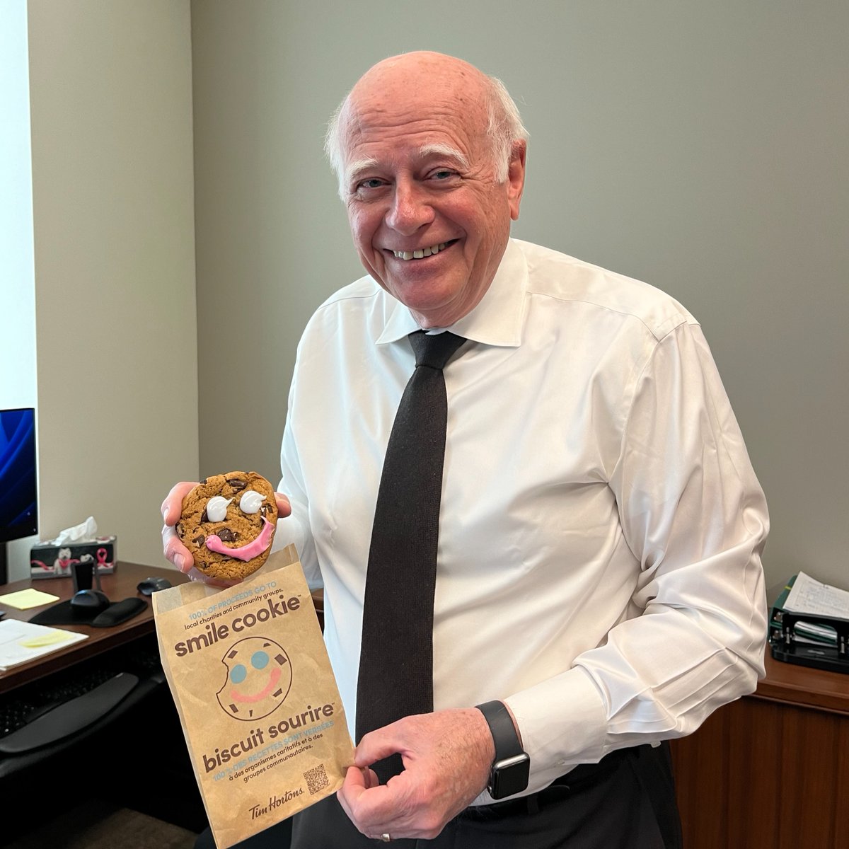 Don't forget to purchase a #SmileCookie before May 5th!

Tim Hortons donates 100% of the proceeds from every Smile Cookie to charities and community groups across Canada. In #NewmarketAurora, proceeds are being donated to Southlake Foundation.

Every cookie makes a difference.