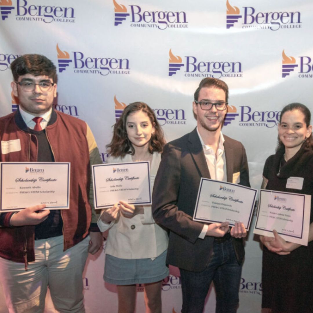 Bergen Community College’s Foundation recently awarded scholarships to students for the fall semester. Read the full story at ow.ly/ilzF50Rh4IK.

#bergencc #learnbelongsucceed #nj #paramus #scholarships #highereducation #ccmonth #njcommunitycolleges