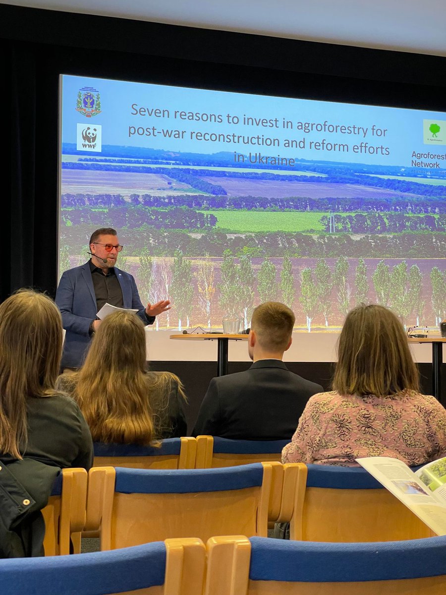#Agroforestry in #Ukraine could be the key to boosting food production and combating climate change on a massive scale. 🌱➡️🌳 “It shouldn't wait for conflict resolution,” said @MaFielding after moderating the policy brief launch. buff.ly/3VQ2VyL