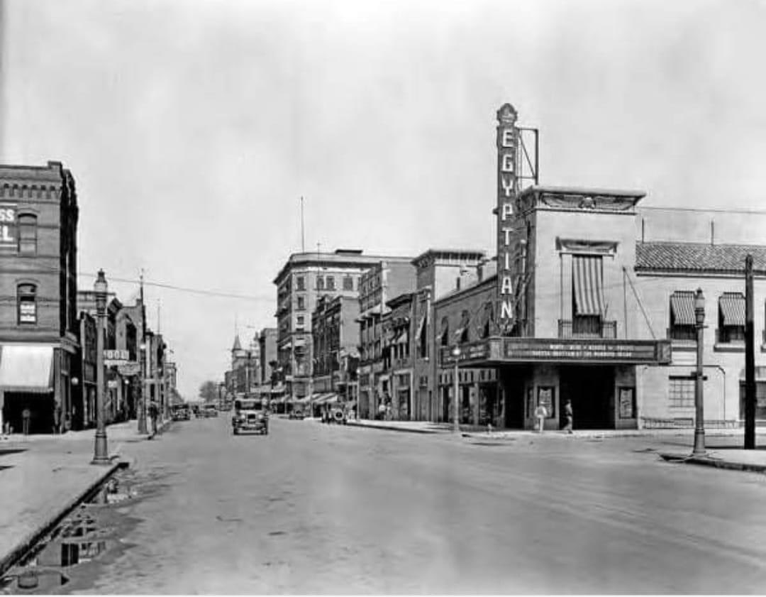 #ThrowbackThursday of Main Street looking west in Boise, Idaho 1927. 

Submitted to “History of Boise, Idaho-1863 to Present” Facebook group by Keith A. 

#idaho #oldboise #downtownboise #OldBoise #boiseidaho #historyofboise #throwback #boisehistory #idahohistory #historyofidaho