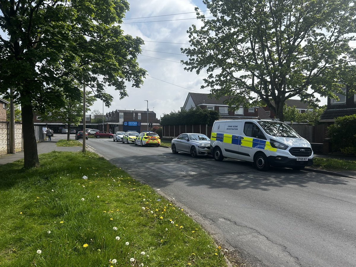 Good afternoon. I’m back on Summertrees Road in Ellesmere Port where Cheshire Police have held a press conference in relation to a murder investigation. A man has died after being stabbed “several times”