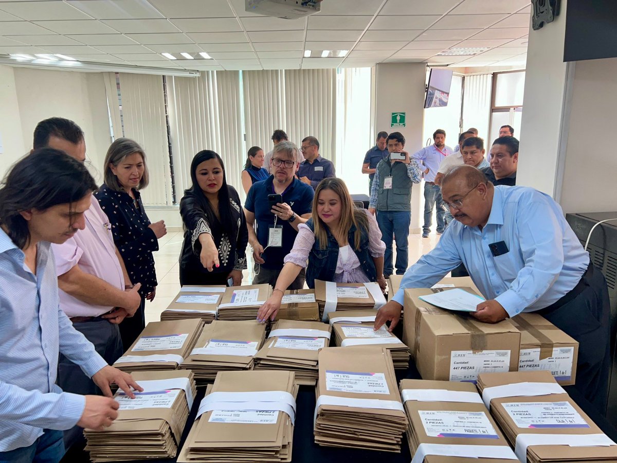 Continúa avanzando el proceso electoral en el #EstadoDeMéxico por lo que el @IEEM_MX recibió la documentación para llevar a cabo el voto anticipado. Dicho proceso se realizará del 6 al 20 de mayo en la entidad.