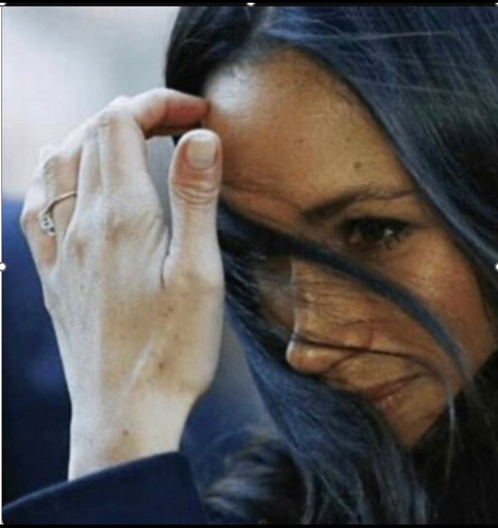 Did all that washing up liquid and dish washing affect meghan's hands?  There's something off 🤔 I can't put my finger on it? #MeghanSmollet