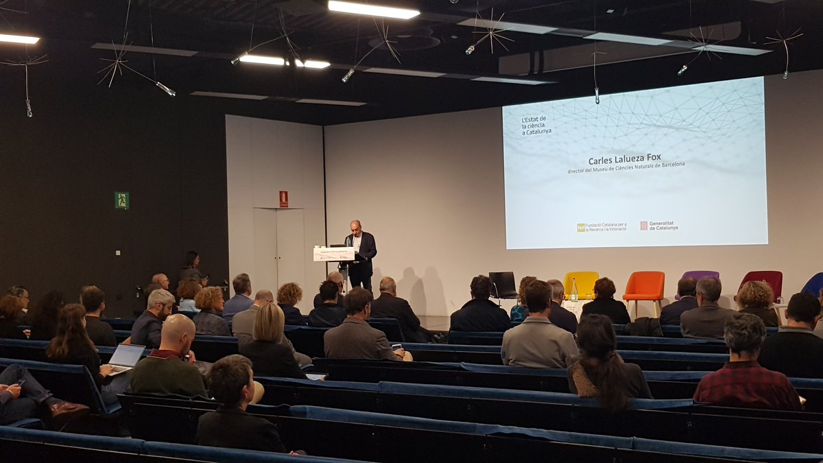 Carles Lalueza, director del Museu dóna la benvinguda i obre l'acte de presentació de la 2na edició de l'Estat de la #Ciència a Catalunya. #FCRI @fundaciorecerca