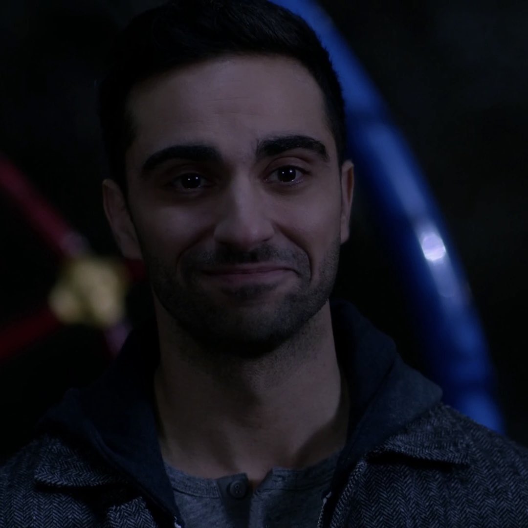 lesbiandrhouse's tweet image. i’m laughing remember when this random angel had to come back in a male vessel to get castiel’s attention