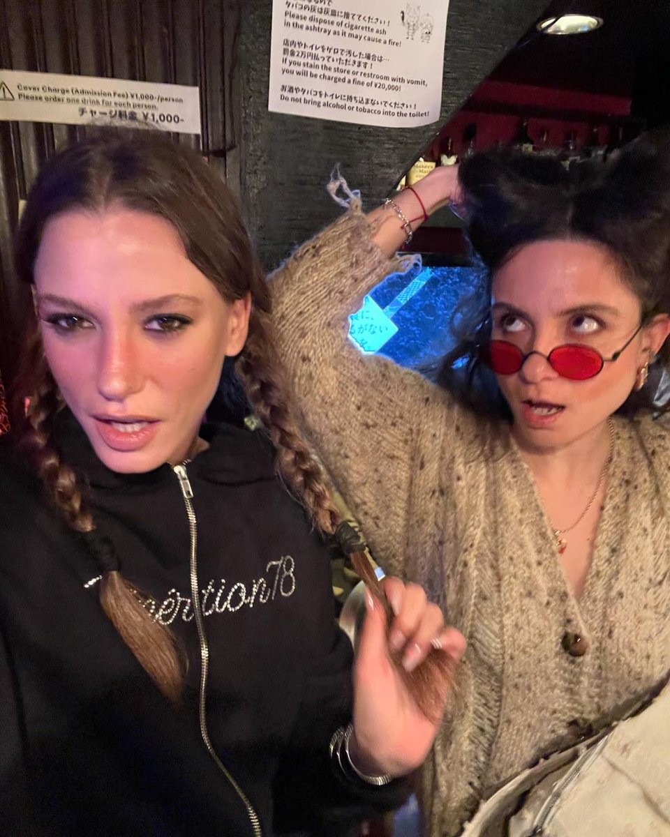 🆕️Nuestra chica celebrando en IG a su amada amiga Burcum en su cumpleaños 🎉🥰🌟 Amo tanto esa hermandad que tienen ❤️🧿 #SerenaySarikaya #burcumBaygut