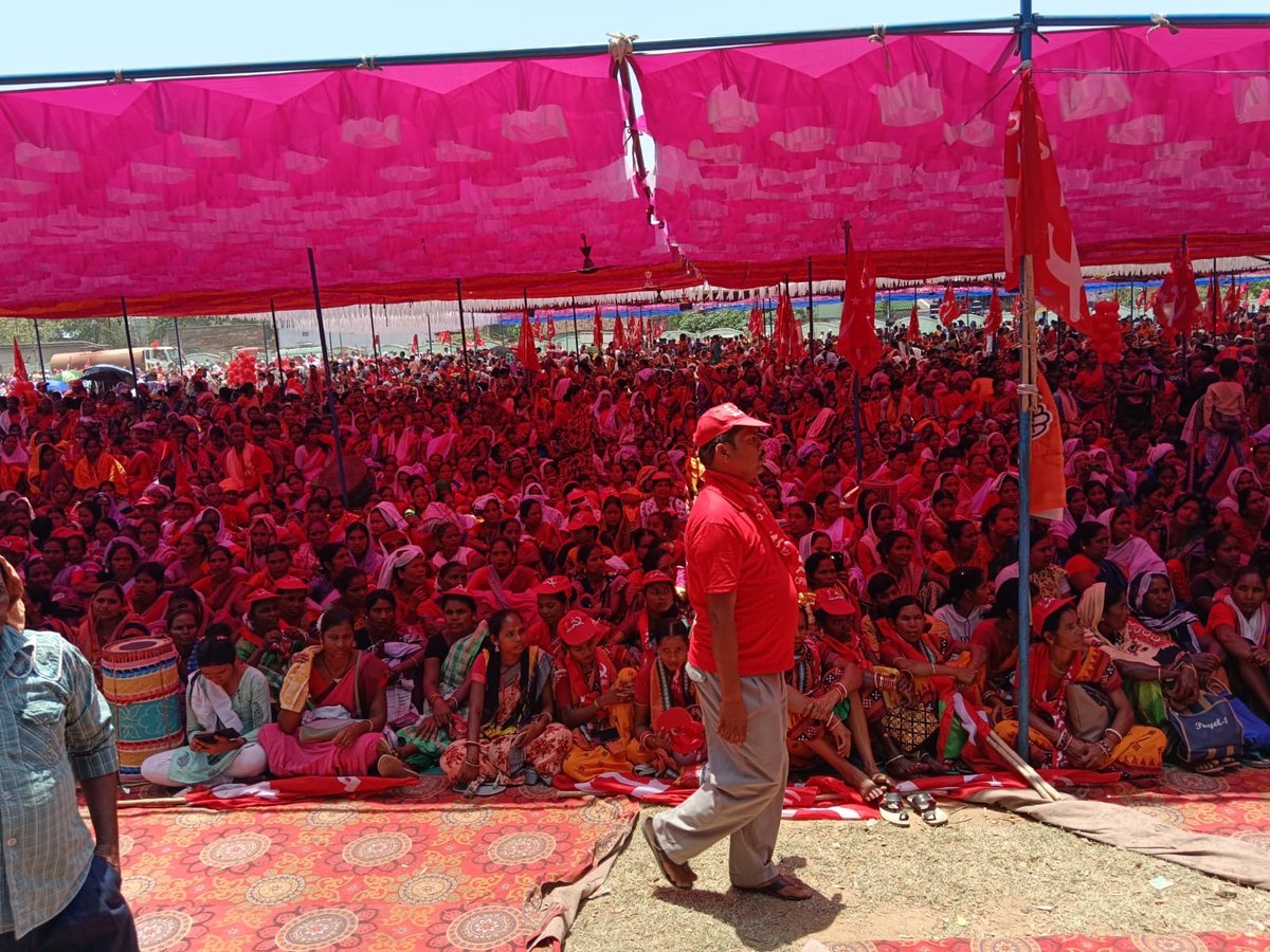 A massive public meeting at Bonnai, Sundargarh district, Odisha where 3 time sitting CPIM MLA Com. Laxman Munda filed his nomination papers to contest the simultaneous Assembly elections in the state. 
Various leaders of the INDA bloc expressing support called for the defeat of…