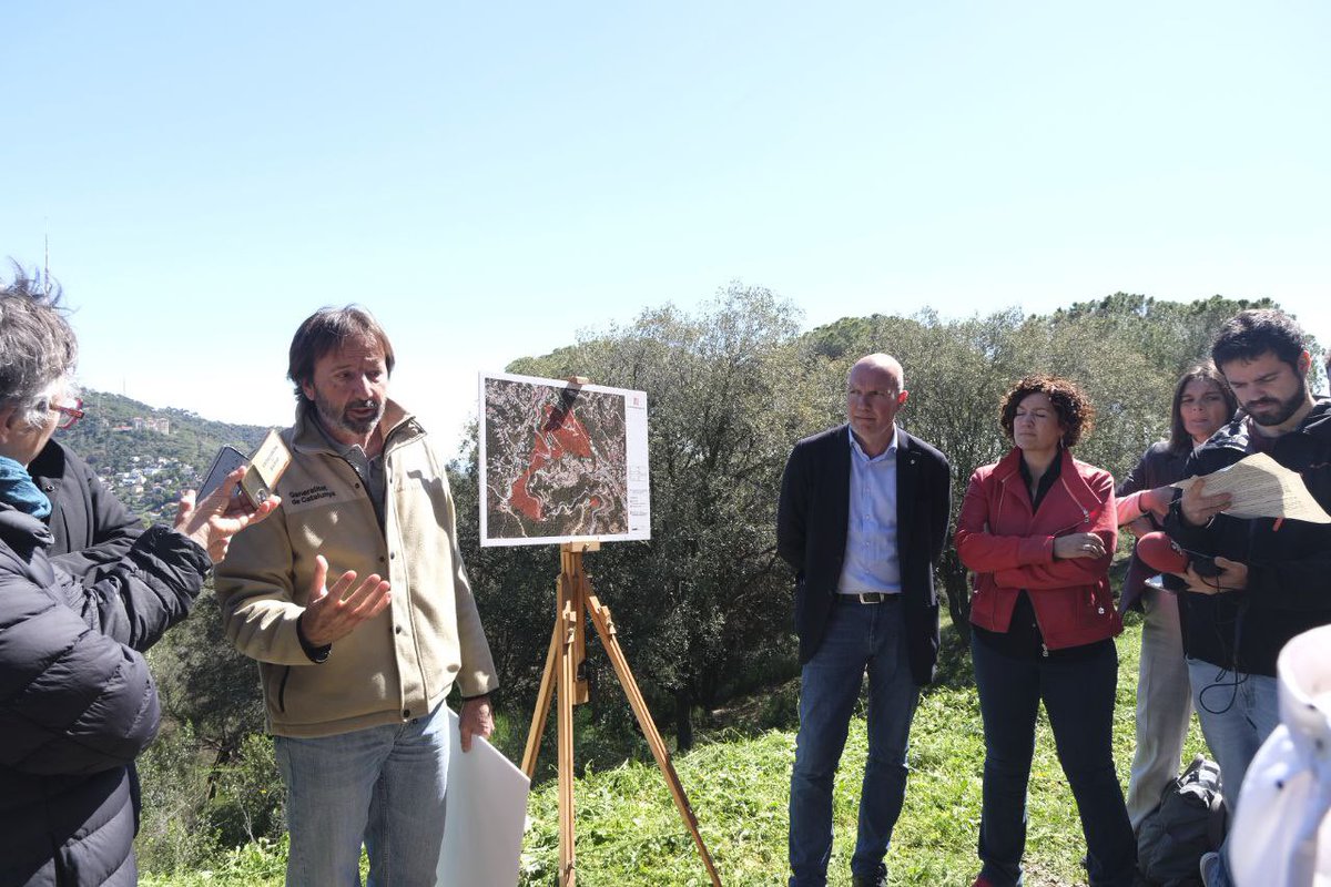 En temps de sequera prolongada, ara més que mai, la prevenció d'incendis és clau. Amb una inversió de 72 M€, des del @govern hem activat el Pla 2022-2025 de prevenció d'incendis. Al @parcncollserola avui iniciem la major operació preventiva fins ara. #SempreEndavant