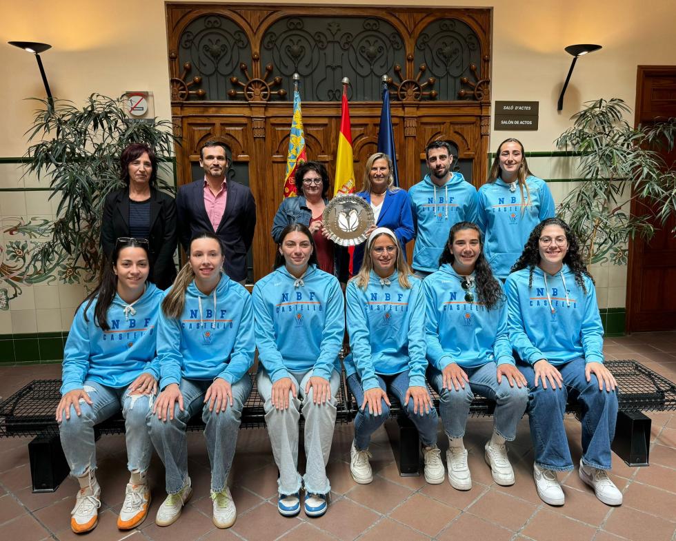 RECEPCIÓ// La delegada del Consell en Castelló Susana Fabregat ha rebut al Nou Bàsquet Femení Castelló noticiesdigitals.com/la-delegada-de… @generalitat @NBF_Castello #noticies