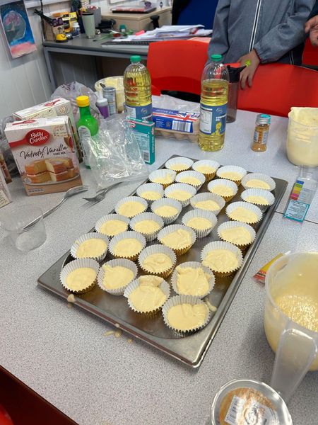 🧁The children made their very own cupcakes in tasty treats club this week.🧁
Tasty treats is one of our favourite free afterschool clubs here at Sybourn
@Aaronlionlearn @LionAcTrust
#primaryeducation #lionpathways #lovelearning #motivatedlearning #primarycurriculum