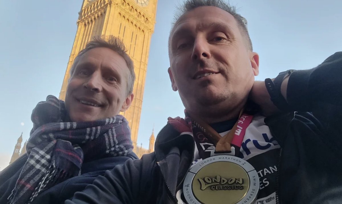 Legend - a @DC_Police officer whose friend suffered spinal injury completes London marathon in a wheelchair. Great work Sgt Elliott! orlo.uk/ObkdC
