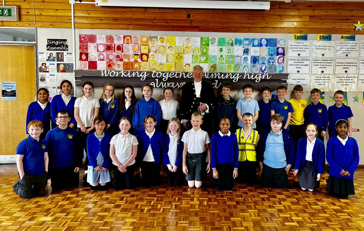 I really enjoyed talking to a very well behaved and attentive group of Mini Police at Holme Hall Primary School in Chesterfield today. Thank you for making my visit so rewarding. @hall_holme