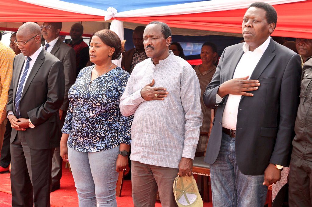 Visited the People of Machakos County today with HE @skmusyoka and @HonKioni where at Mumbuni Primary school we distributed with @Wavinya_Ndeti and her DG to over 300 families affected by floods food,blankets,mattresses and other material support. Given the number of hundreds…