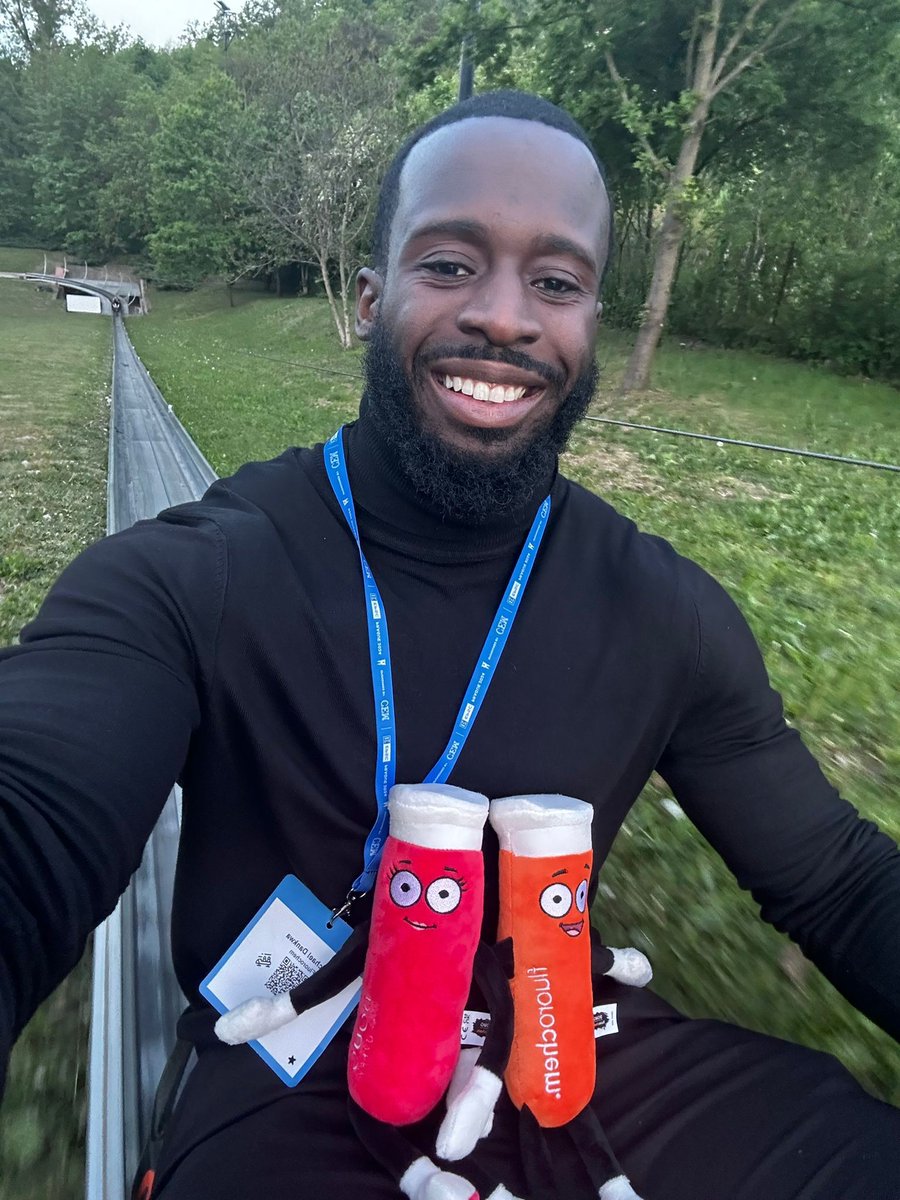 Mike and Keyam have landed back in the UK after attending the European Peptide Synthesis Conference – We couldn't help but share this photo from the bobsled evening 😀 The team certainly enjoyed themselves! 🧪🧪 

Huge thank you to everyone who visited our stand!

#Fluorochem