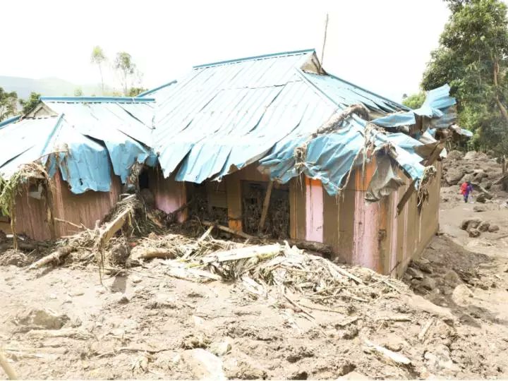 🌊 Devastating floods strike East Africa, especially impacting Kenya. The death toll climbs as experts caution about ongoing rains. 😔 Over 315 lives lost and 350,000 displaced. Read more: wvi.org/newsroom/globa… #EastAfricaFloods #Kenya #DisasterRelief
