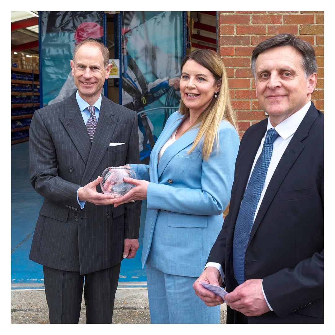 The Spinlock team enjoyed a fantastic day yesterday with a very special guest to our production facility in Cowes. We received our King’s Award for Enterprise, Innovation from His Royal Highness The Duke of Edinburgh. 👉 Read the full article: spinlock.co.uk/en-GB/uk/artic…