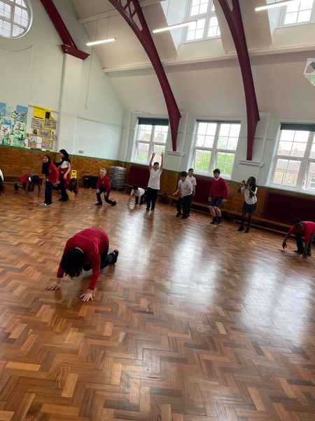 In science, year 6 have been looking at the effect of exercise on heart rate. Does your heart rate increase with exercise? 
@Aaronlionlearn @LionAcTrust
#primaryeducation #lionpathways #lovelearning #recruitment #retention #motivatedlearning #primarycurriculum #primarysolution