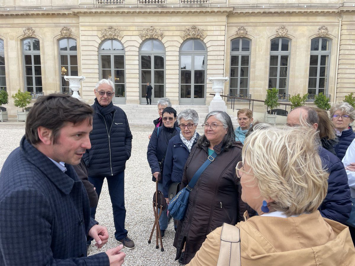 J’étais ravi d’accueillir aujourd’hui à l’Assemblée nationale l’AVF de Cergy et les jeunes du collège de Jouy-le-Moutier. Un moment d’échange intergénérationnel qui, je l’espère, saura aussi bien nourrir l’intérêt commun pour la chose publique que susciter les vocations !