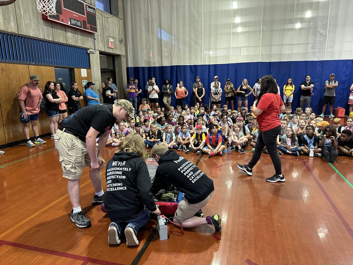 Mark Buckner tweet media