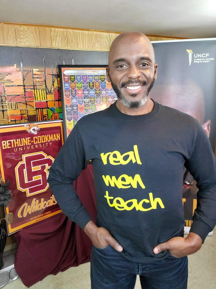 Happy Birthday to Educator, Singer, Alpha Man, and President of the UNCF National Alumni Council Anthony H. Brown today! Salute! #RealMenTeach💯 @AHarrisBrown