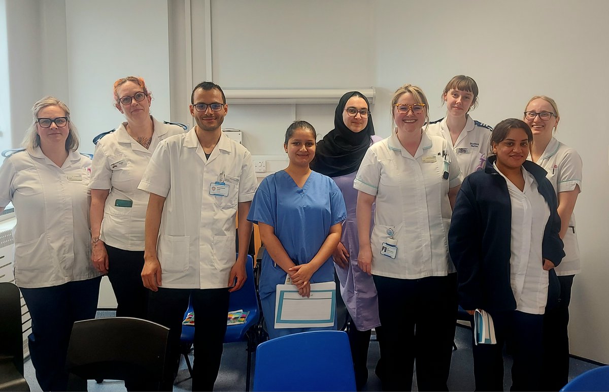 🦷Mouthcare Champion Training:
SLTs Lucy & Natasha explored the importance of effective mouthcare, provided education on high risk patients & discussed barriers with our wonderful colleagues on @ward6strokeunit. 

#mouthcarematters #stroke #MySLTday #oralhygiene  #dysphagia