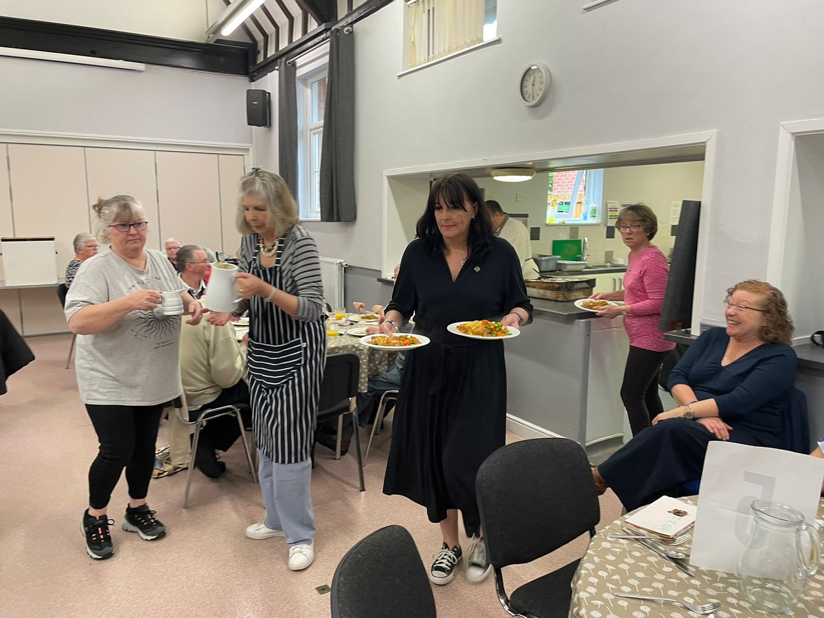 Working for fabulous @benefactgroup means volunteering is encouraged.
So I swallowed my nerves & volunteered at @glosdeaf lunch club - attended by around 50 BSL users. 
My signing was slow & basic but I LOVED it 
Here’s to next time! Thank you @sallylgillespie for encouraging me