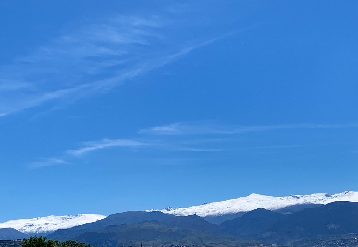 Fotos para disfrutarlas y admirar esta estampa de Sierra Nevada a dos de Mayo…
Una maravilla ❤️