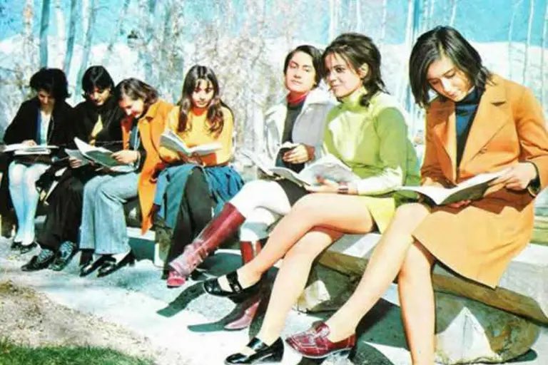 Iranische Frauen vor der islamischen Revolution 1979

#FrauenLebenFreiheit