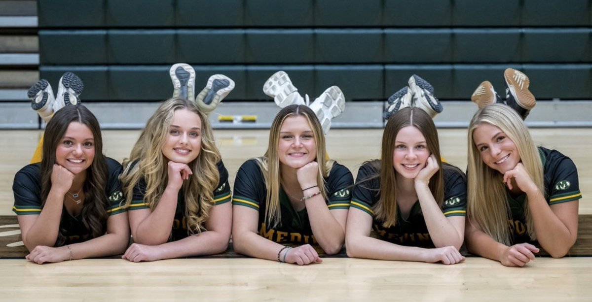 SENIOR NIGHT!!!!! Come cheer on your seniors and varsity bees as they take on Brunswick today. Senior night will start around 4:40 today at our field! #RollBees🐝🥎