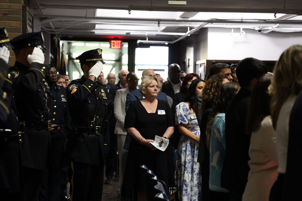 The NYPD’s promise to never forget our fallen - is a vow we do not take lightly. Yesterday, the memories of 43 heroes were enshrined inside Police Headquarters in the presence of their families, to forever serve as a reminder to all of their devotion to duty and sacrifice.