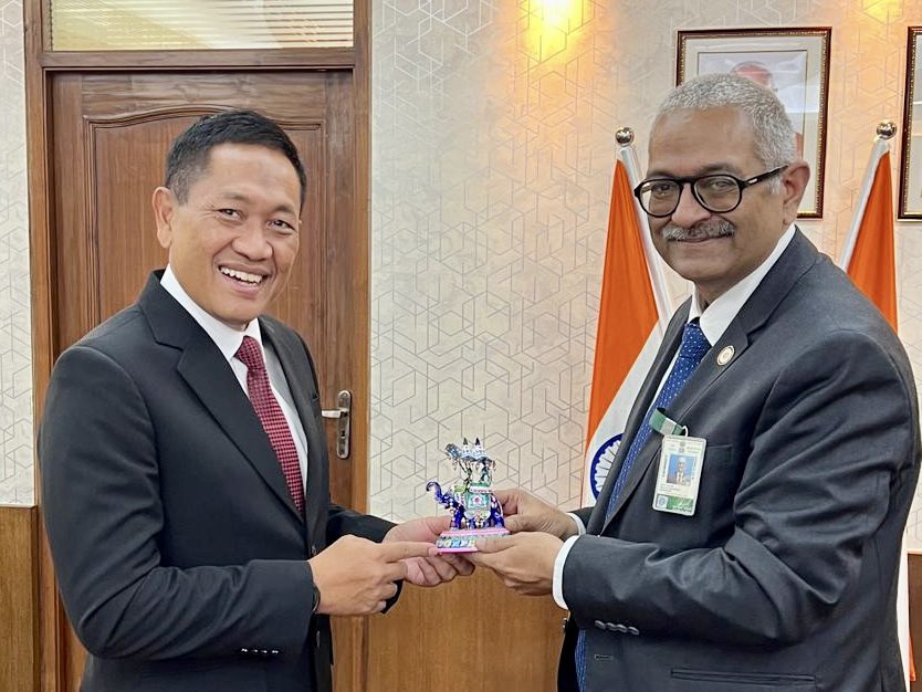 Secretary General, @Kemhan_RI, #RepublicofIndonesia, Air Marshal (Retd.) Donny Ermawan Taufanto and CEO&MD, #BrahMos, Mr @ad_rane met on the sidelines of 7th Joint Defence Cooperation Committee (JDCC) meeting and discussed future defence collaborations between India & Indonesia.…