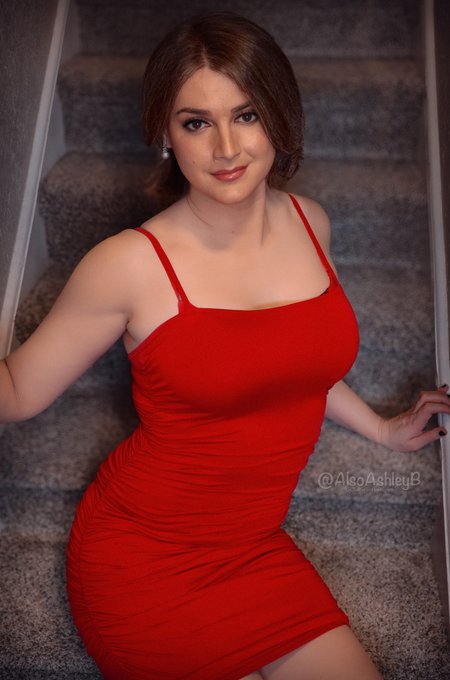 1 pic. I became @RachaelLCook aka Laney Boggs from She's All That for my latest cosplay :D https://t