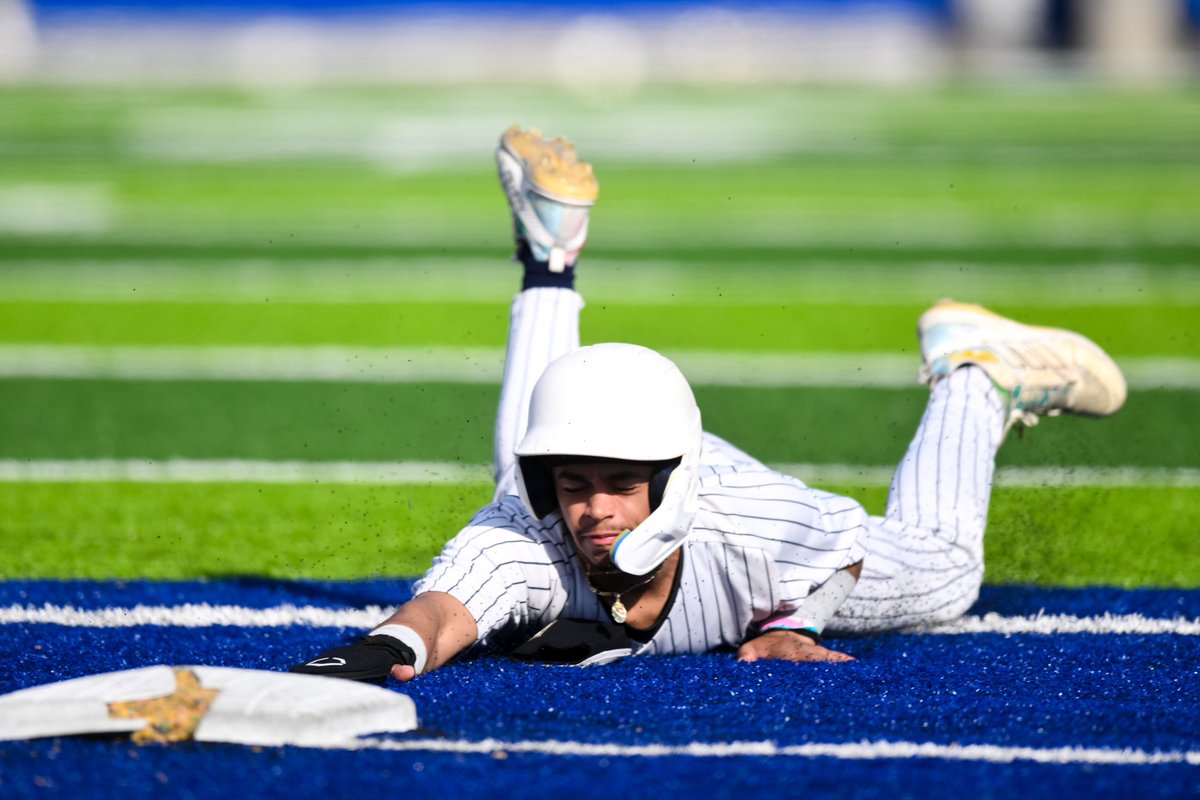 Union City defeats Ferris 3-0 in baseball action in Union City, NJ

#baseball #njbaseball #unioncity #ferris @schools_uc @ferrisbulldogs @HSSportsNJ