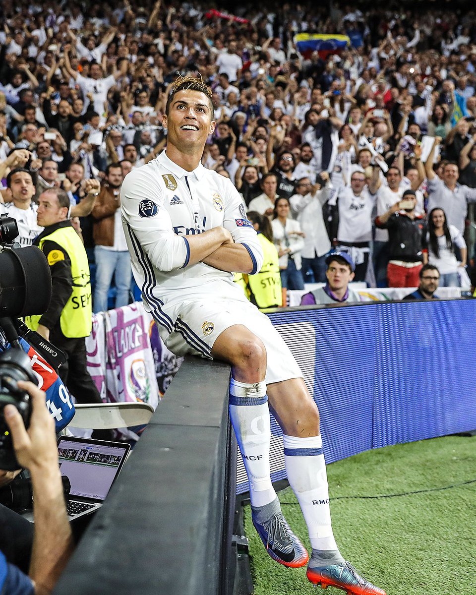 Cristiano Ronaldo's run in the 2016-17 Champions League knockouts was wild. ▫️ 5 goals vs. Bayern in the quarterfinals ▫️ 3 goals vs. Atleti in the semifinals ▫️ 2 goals vs. Juve in the final And one iconic celebration against Atlético 🥶