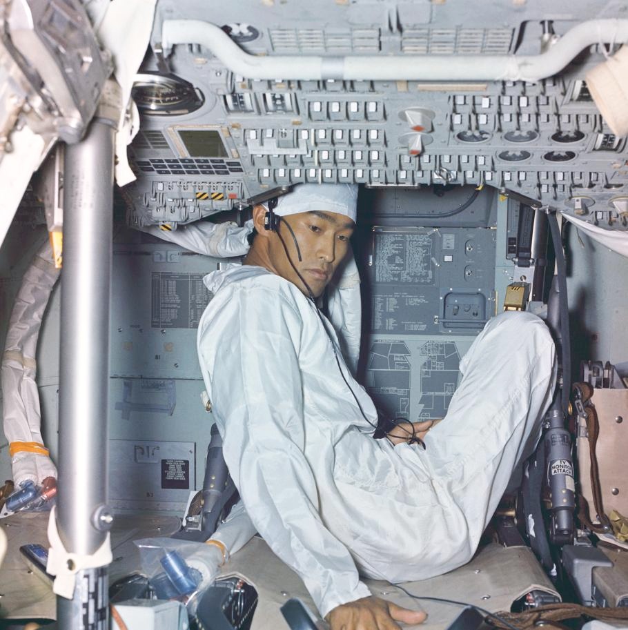 In 1969, @NASA_Johnson engineer John Hirasaki spent three weeks in quarantine along with the Apollo 11 crew. Along with deactivating and decontaminating the Command Module, he was one of the first to see the lunar samples. #AANHPI Read his oral history: go.nasa.gov/4a1h282