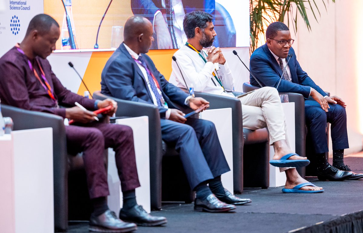 The 'Disruptive Technologies: Impact & Leadership from Africa' session explored the global tech revolution, focusing on challenges of limited collaboration. Panelists emphasized leveraging disruptive tech for innovation to drive Africa's socio-economic growth #INGSA2024
