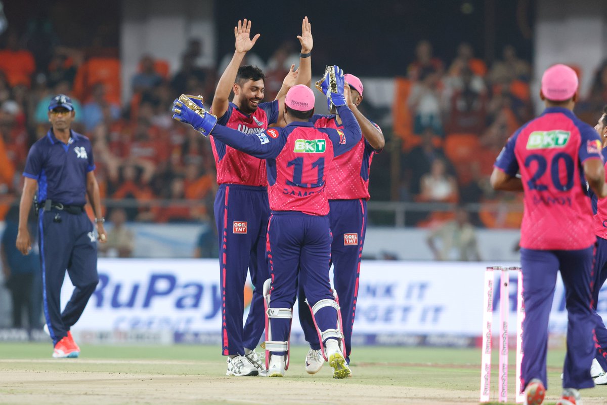 Sunrisers registers its lowest PP score of #IPL2024 37/2 🤯 #SRHvsRR LIVE ➡️ bit.ly/3USd2CB