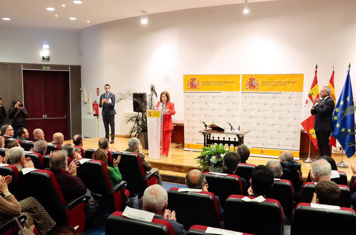 Enhorabuena <a href="/Rosamlalonso/">Rosa M. Lopez Alonso</a> por tu nombramiento como Subdelegada del Gobierno en Salamanca!!!