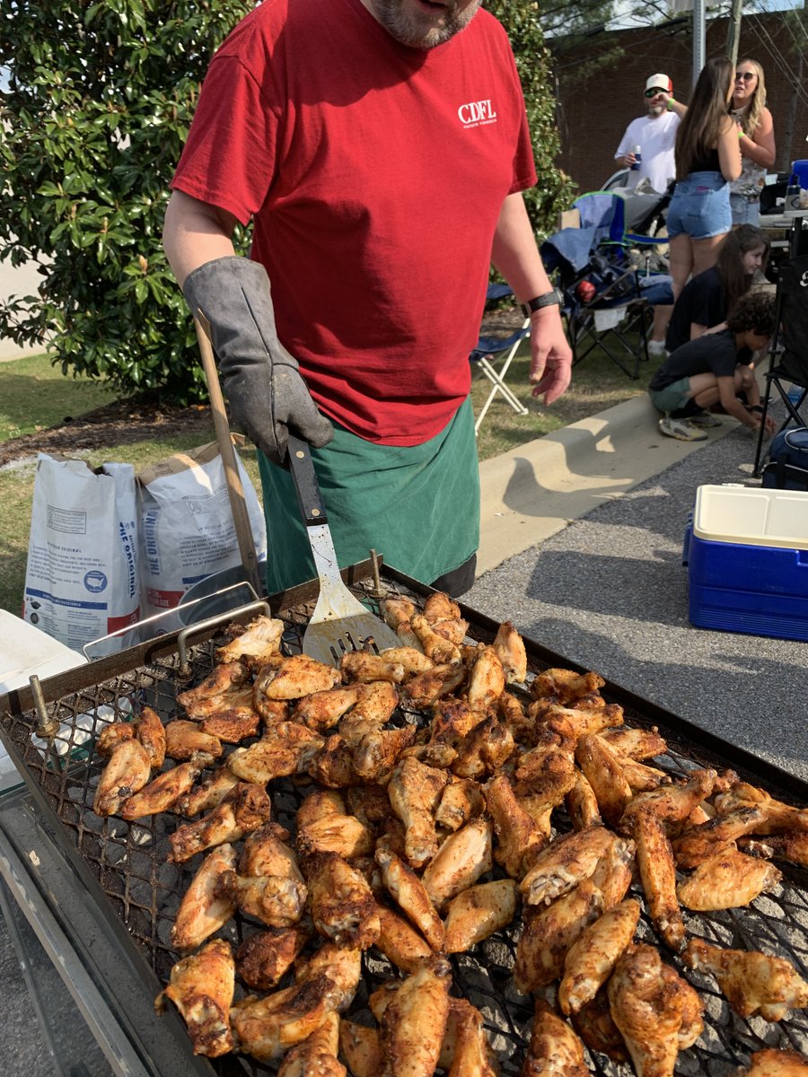 Our Birmingham Team had a fun weekend participating in the Vestavia Hills Wing Ding 2024 wings cookoff event. This event benefits local charities and student scholarships in the Vestavia Hills community. Thanks to everyone who stopped by the CDFL tent! #vhwd2024 #vestaviahills
