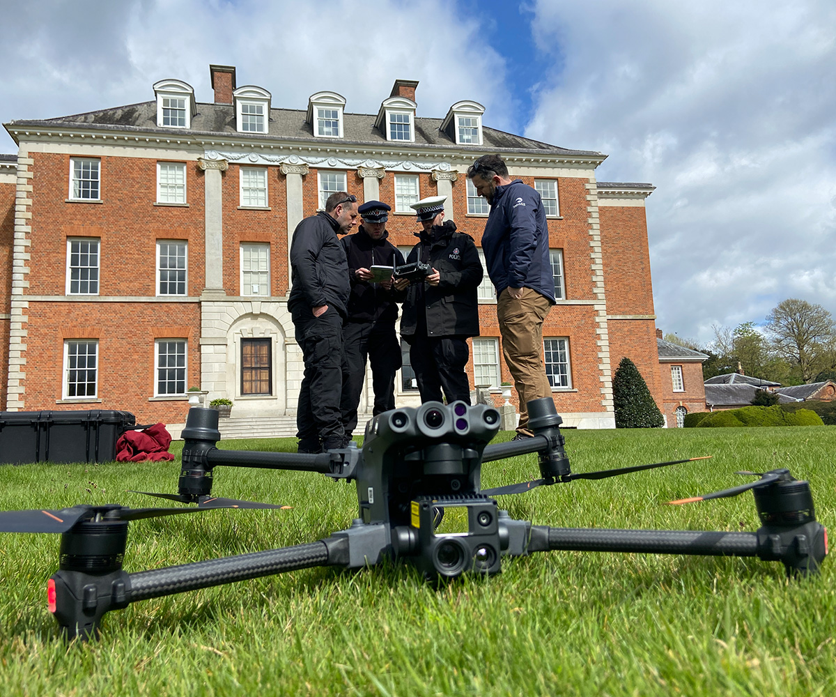 We recently conducted Emergency Services drone training with @kent_police 

Read our blog to find out how we cater our training to our customers to ensure that they can apply their skills 👉 eeinnovationsltd.com/training/emerg…

#emergencyservices #police #dronetraining #dronesforgood