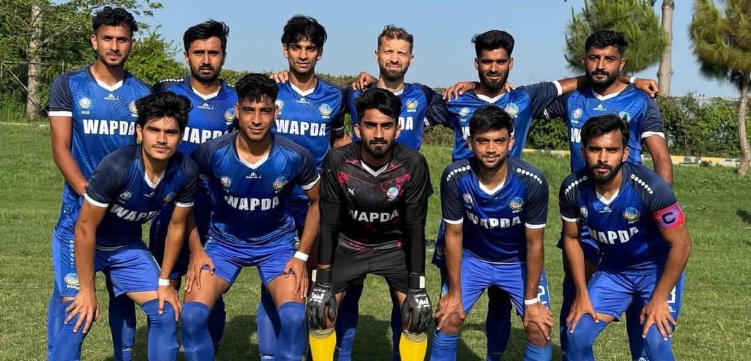 Shayak dost playing for both Abu Muslim and Wapda at the same time

Things u will only see in Pakistan

#PakistanFootball #PakistanCricket