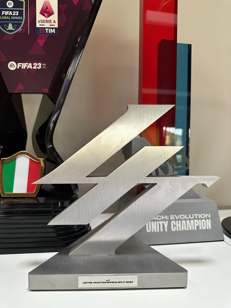 The #LIT trophy is finally home 🏆🇮🇹

Now waiting for the #VALRinascimento one 👀