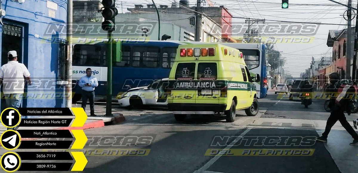 🔴#AHORA | Colisión entre Transurbano y Vehículo en 3 Avenida y 4ta. Calle, #Zona1.