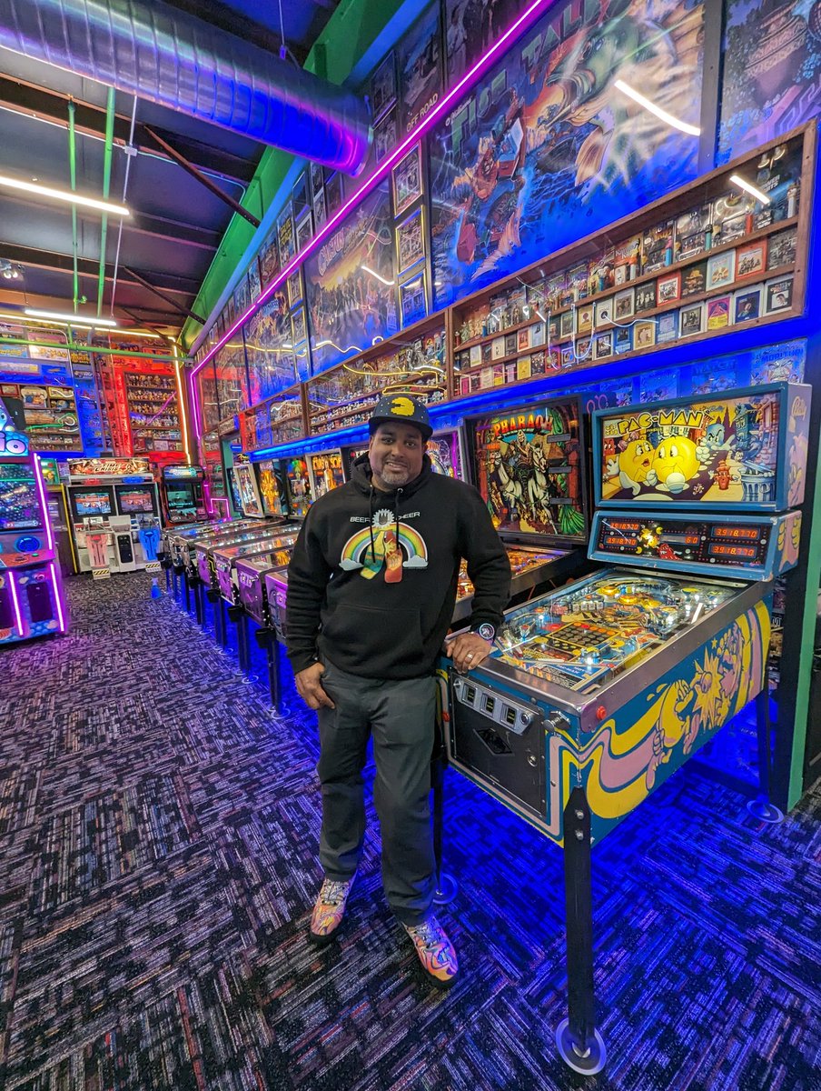 @bringtheReine I checked out Next Level pinball in Hillsboro, OR for the first time. I almost got lost in pure bliss. I was able to find an old GI Joe arcade I never beat and went to work! #nextlevelarcade #auzdapinballwiz #beercheer