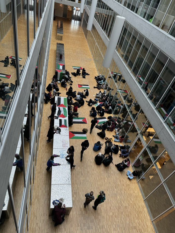 شرارة الاحتجاجات الطلابية من أجل غزة تصل إلى كندا GMlLELWXkAA3JS1?format=jpg&name=900x900